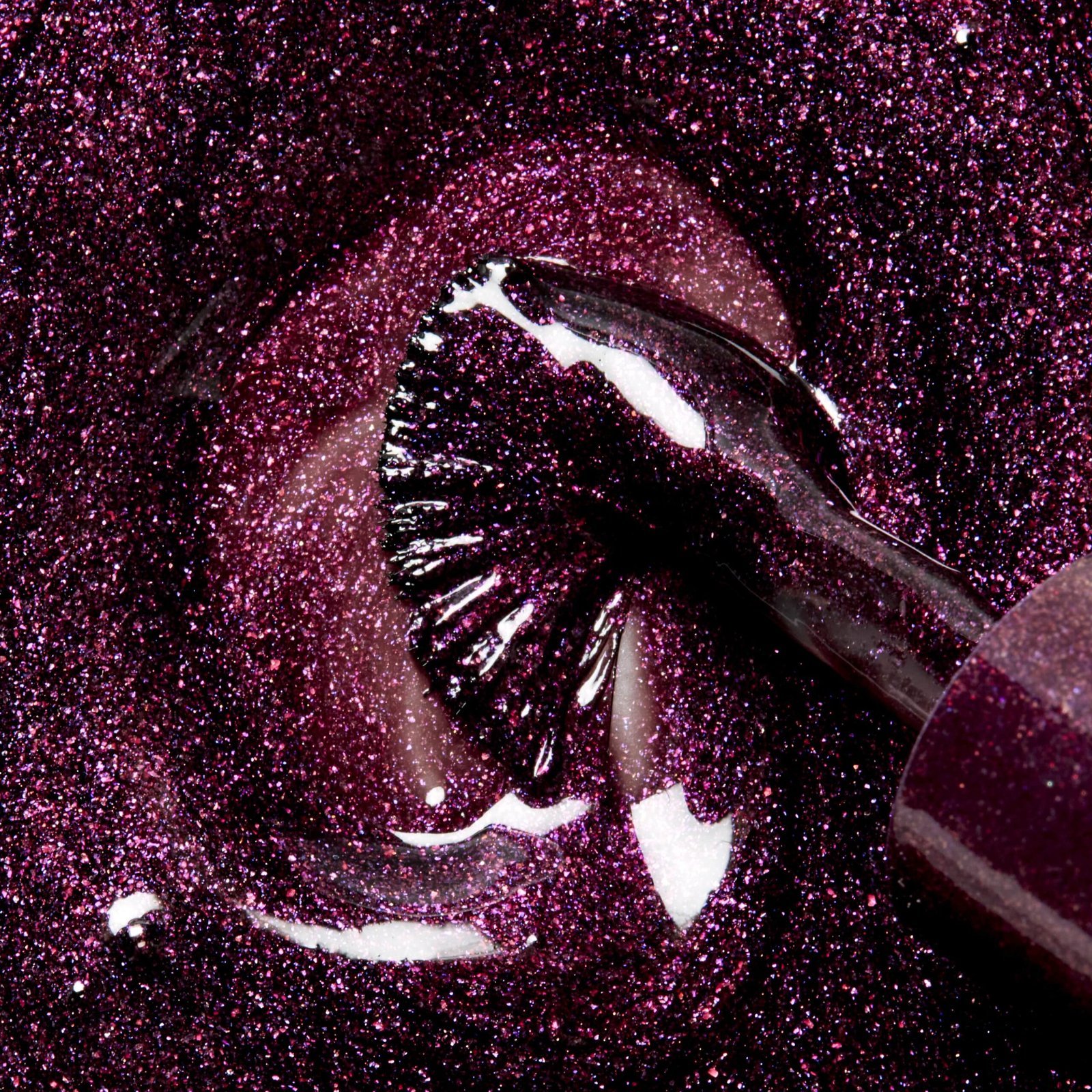 AR_38743_NA-OSG_Candied-Plum_Brush-Swatch_620-min-scaled