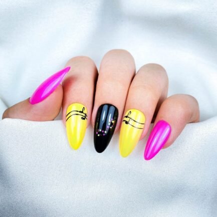 Gel polish INOCOS - FESTIVAL VERÃO AMARELO ROCK 346 15ml. - Image 4