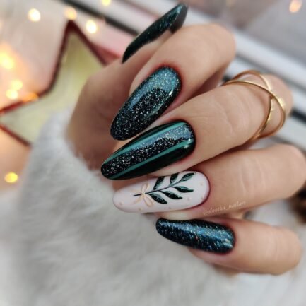 Gel polish Saute Nails - S234 XMAS PLANT 8ml. - Image 3